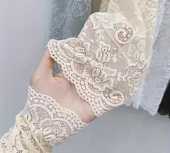新品未使用 アイボリー レース生地 ロングスリーブ