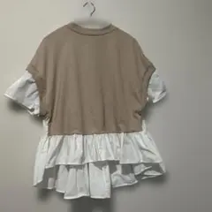 フリル付き　ベージュ　半袖トップス　白　ホワイト　切替