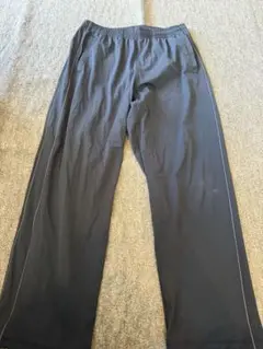 ウルトラストレッチアクティブトラックパンツ　ユニクロ　M