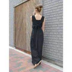 アングリッド　バックデザインノースリーブ　ワンピース　S