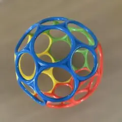 カラフルな球体おもちゃ