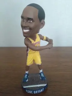 ジャンク品Kobe Bryant ボブルヘッドフィギュア ドジャース8/8限定①
