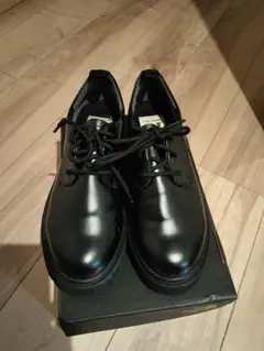 【ほぼ新品】黒　紐付きローファー