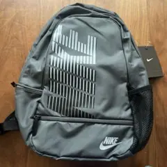 NIKE 新品未使用品 グレーバック22Ｌ