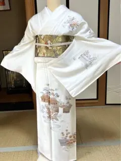 正絹高級 真っ白で個性的な訪問着