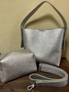 ハンドバッグ ショルダーバッグ　2way シルバー　ポーチ付き　中古品　匿名