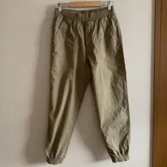 ユニクロ　ストレッチイージージョガーパンツ　ベージュ　Sサイズ
