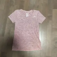 nike トレーニングT