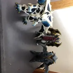 絶版ウルトラマンフィギュア、キングオブモンス、ゲラング、バジリス