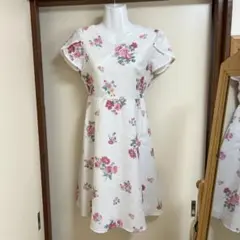 【美品】ホワイト花柄膝下ワンピース