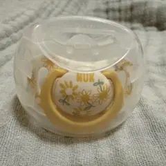 NUK 花柄おしゃぶり ケース付き　6-18ヶ月