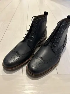 黒のレザー製ブローグハイカットブーツ 日本製