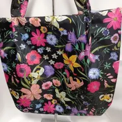 新品未使用花柄トートバッグ 安心な真ん中ファスナ―付き 軽量