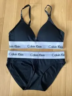 Calvin Klein ブラック ブラジャーショーツセットSサイズ