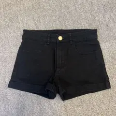 黒 半ズボン 裾折り返しデザイン