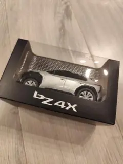 トヨタ bz4X ミニカー シルバー