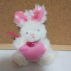 ハートを持ったうさぎさん。キーホルダー