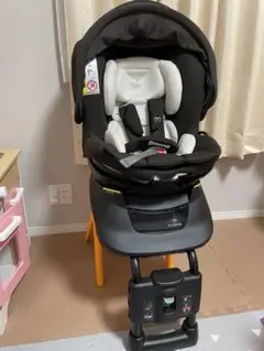【美品】チャイルドシートAILEBEBE KURUTTO