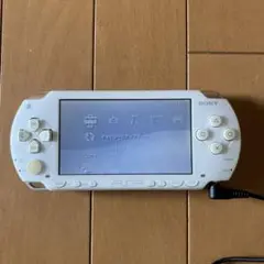 SONY PSP ホワイト 本体　1000 ACアダプター付き