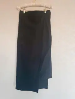 黒のタイトスカート ポリエステル素材