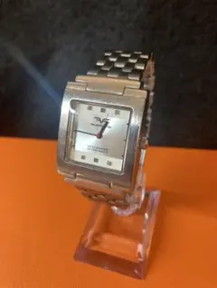 【W75-24】動作品 電池交換済 quattro クワトロ スクエア 腕時計⭐︎