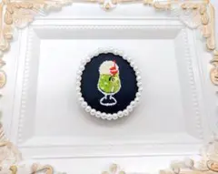 クリームソーダのブローチ