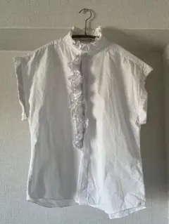 美品ZARA ラッフルデザイン 半袖シャツ ホワイト　L