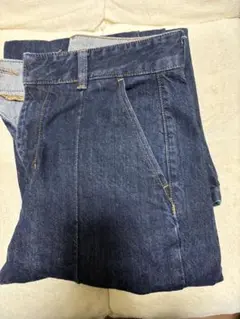 ジーユー GU センタープレスストレートジーンズ Mサイズ NAVY