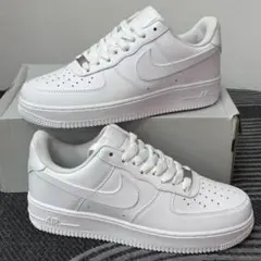 新品 Nike Air Force 1 ホワイト