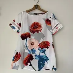 BANANA REPUBLIC フラワープリント トップス　XS 新品未使用