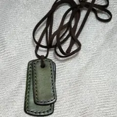 緑色レザー二重タグキークロシェット