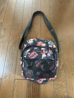 美品KARL HELMUT クマ柄ショルダーバック