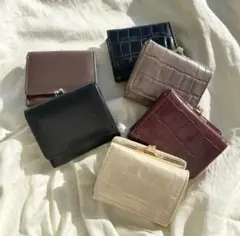 クロコダイル型押し 三つ折り財布 ベージュ