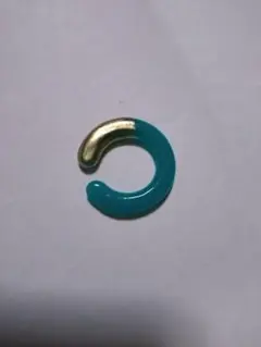 Pale Blue風イヤカフ