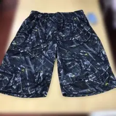 グレーと黄緑のグラフィックハーフパンツ Lサイズ
