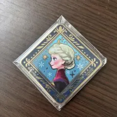 アナと雪の女王 FROZEN エルサ 金バッジ プレミアムスクエア
