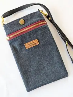 C79　大きめスマホポーチ　スマホポシェット