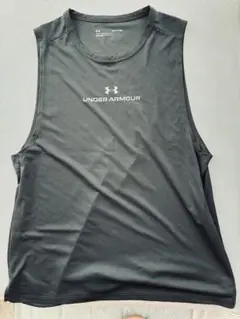 UNDER ARMOUR ノースリーブ　SM