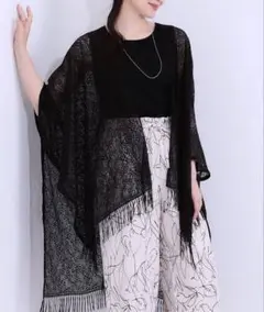 新品　スクエアレースポンチョ