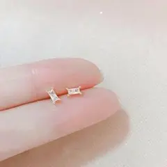 601 ピアス 14kgp 長方形 ジルコニア ミニピアス 定番 小さめ 極小