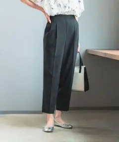 ウツクシルエットドライテーパードパンツ M