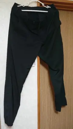 ユニクロ　感動パンツ　UNIQLO ブラック　ズボン