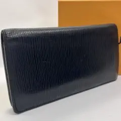 Item thumbnail for item 2420052e-e978-4b2b-ac0f-06734a7b6a13