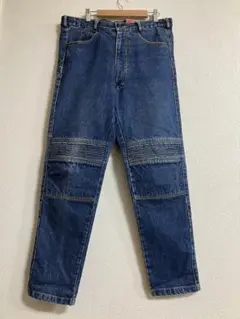 Item thumbnail for item b6e7b653-aece-4b81-a3d4-ce9631370995