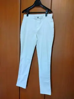 ホワイトデニム スリムフィットパンツ
