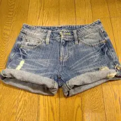 デニムブルー ダメージショートパンツ