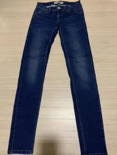 スキニージーンズ