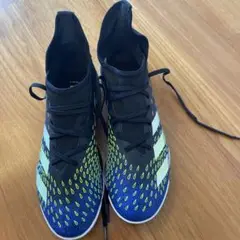 アディダスフットサルシューズ