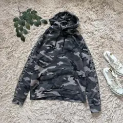 6527✾ディバイデッド✾H&M✾迷彩スウェットパーカー【M】裏起毛/袖ライン