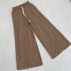 OSKER ワイドパンツ ストライプ柄 コットン混 リラックスフィット ブラウン